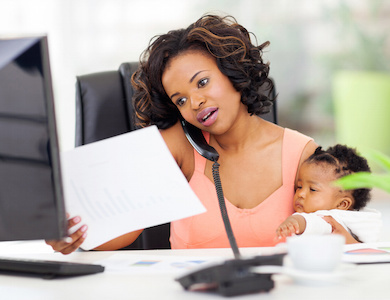 Maternità e carriera: l’ideale sono le super-donne? 