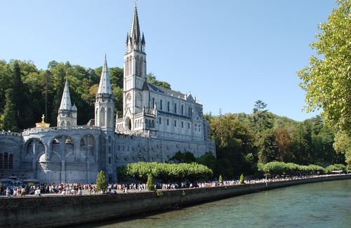 In pellegrinaggio verso Lourdes