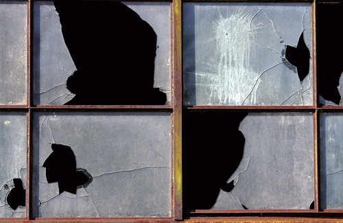 La teoria delle finestre rotte e il degrado tra noi